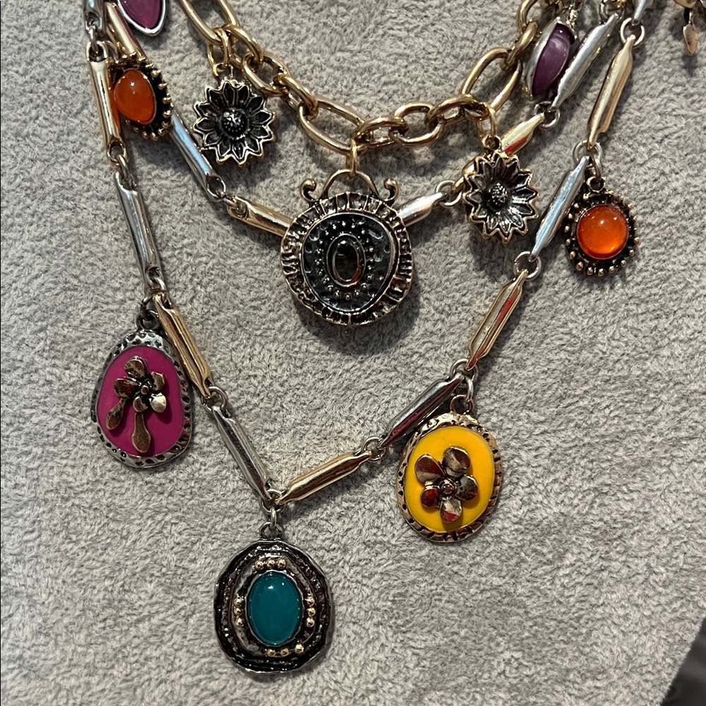 Chic Multi-Color Charm Necklace - Picture 2 of 4